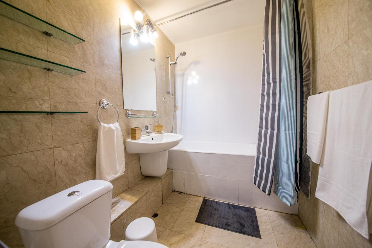 Unirii Cozy Apartment By Olala Homes Bukares Bagian luar foto